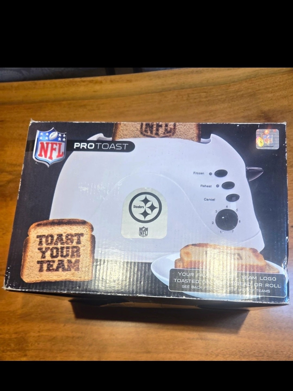 NFL Toaster with Team Logo - Pittsburgh Steelers Football New